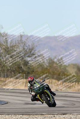 media/Dec-01-2025-Moto Forza (Mon) [[2daa91e15f]]/3-Beginner Group/Session 3 (Turn 3)/